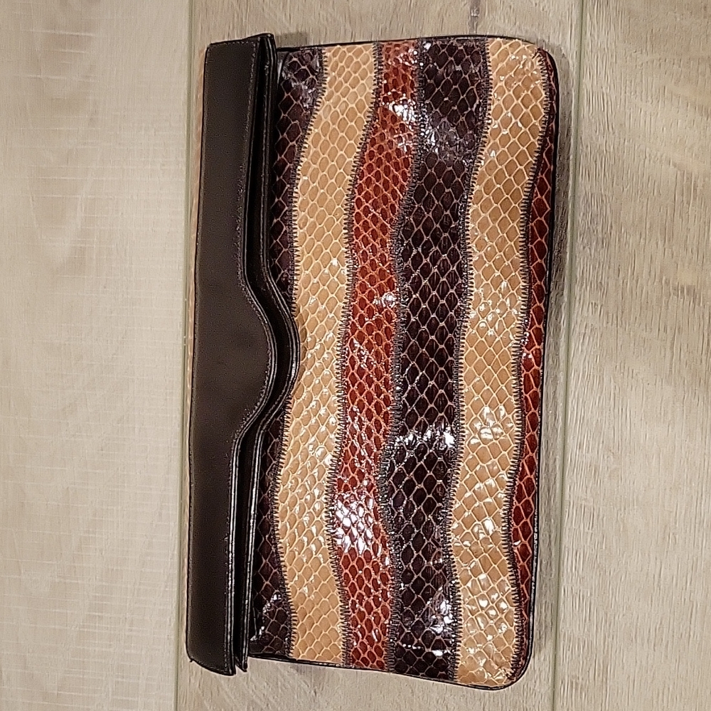 Saks Fifth‎ Avenue Vintage Snakeskin Pattern Clutch Purse 3 shades of brown